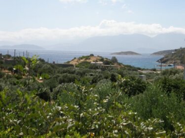 Agios Nikolaos Baugrundstück  zu Kaufen. Agios Nikolaos Baugrundstück von 2750.00m<sup>2</sup>  entfernter Meerblick .Immobilien