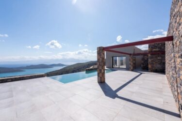 New built luxurious villa of 274m2 offers magnificent views to Elounda bay