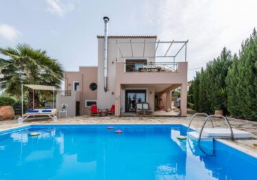 Rethymno Villas with swimming pool for Sale near the Beach. 4-Bedroom Villa 260m<sup>2</sup>, with sea views, Price negotiable. Pr