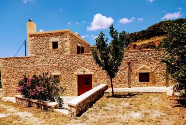 Centrally in the prefecture of Rethymnon near Spili, Traditional stone house for Sale 255m² restored, panoramic views of the surr